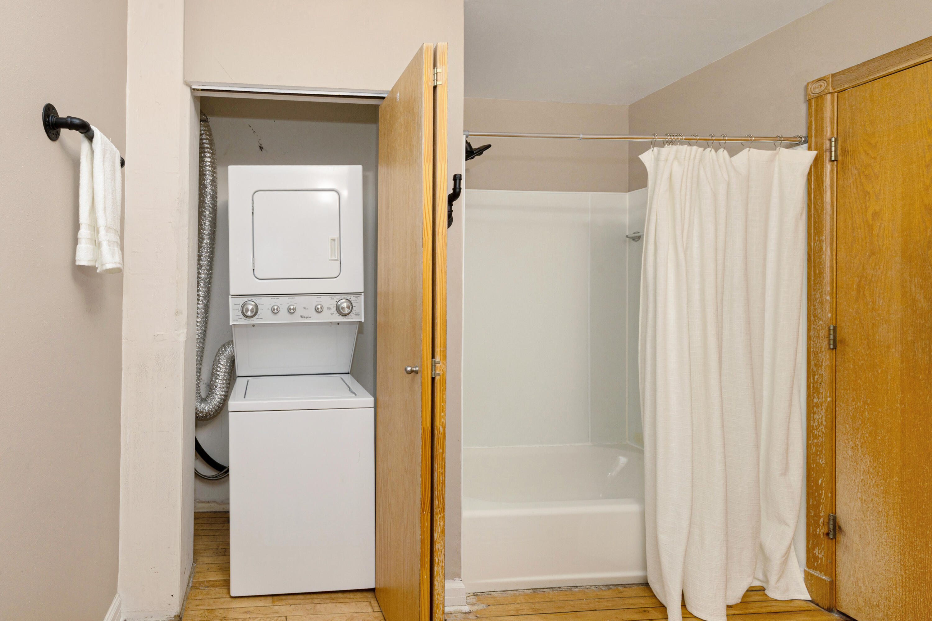 215 West Maple Street, Unit 105 Milwaukee, WI 53204 - Photo 16 of 33 2nd Fl Bathroom