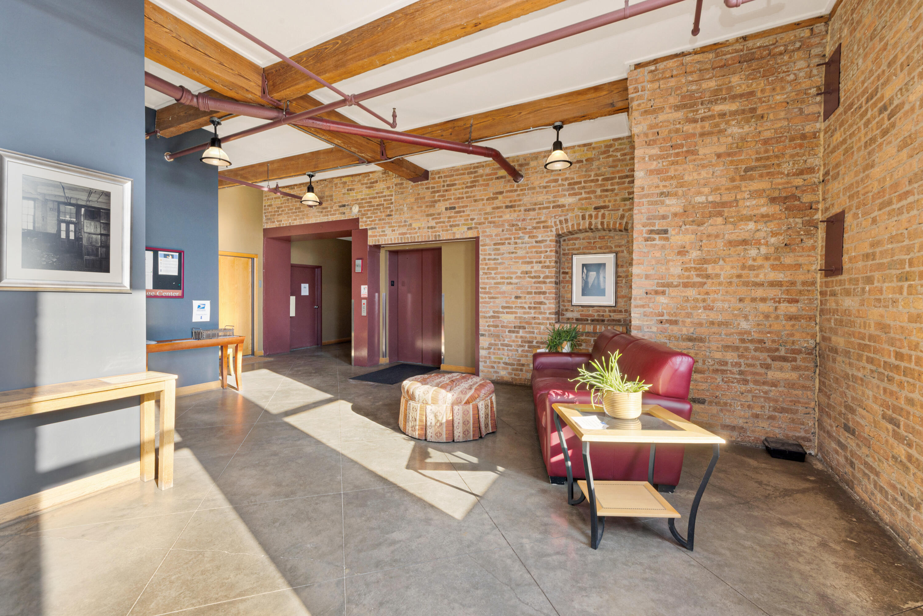 215 West Maple Street, Unit 105 Milwaukee, WI 53204 - Photo 19 of 33 Lobby inside building entrance