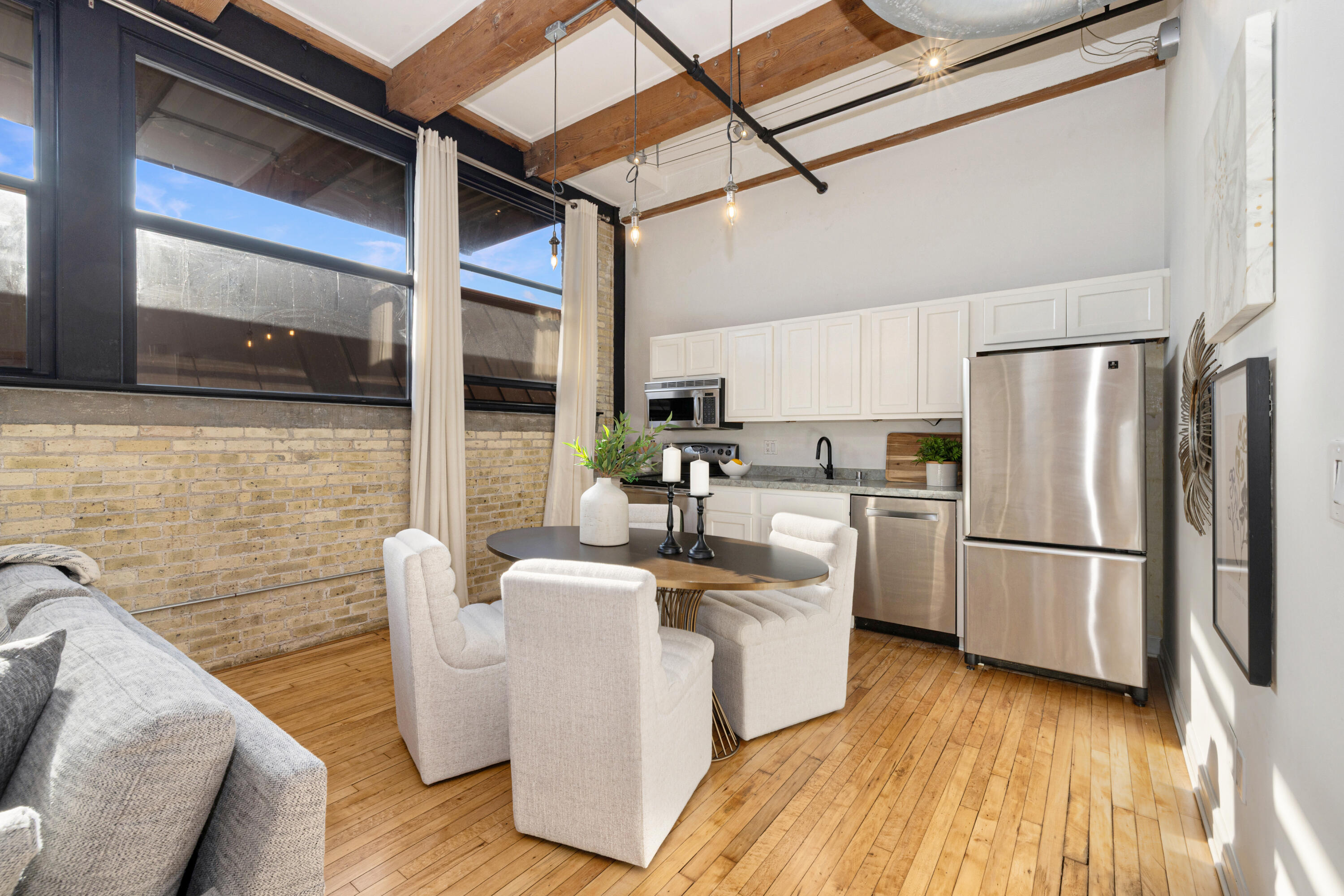 215 West Maple Street, Unit 105 Milwaukee, WI 53204 - Photo 2 of 33 Space for a large island or table