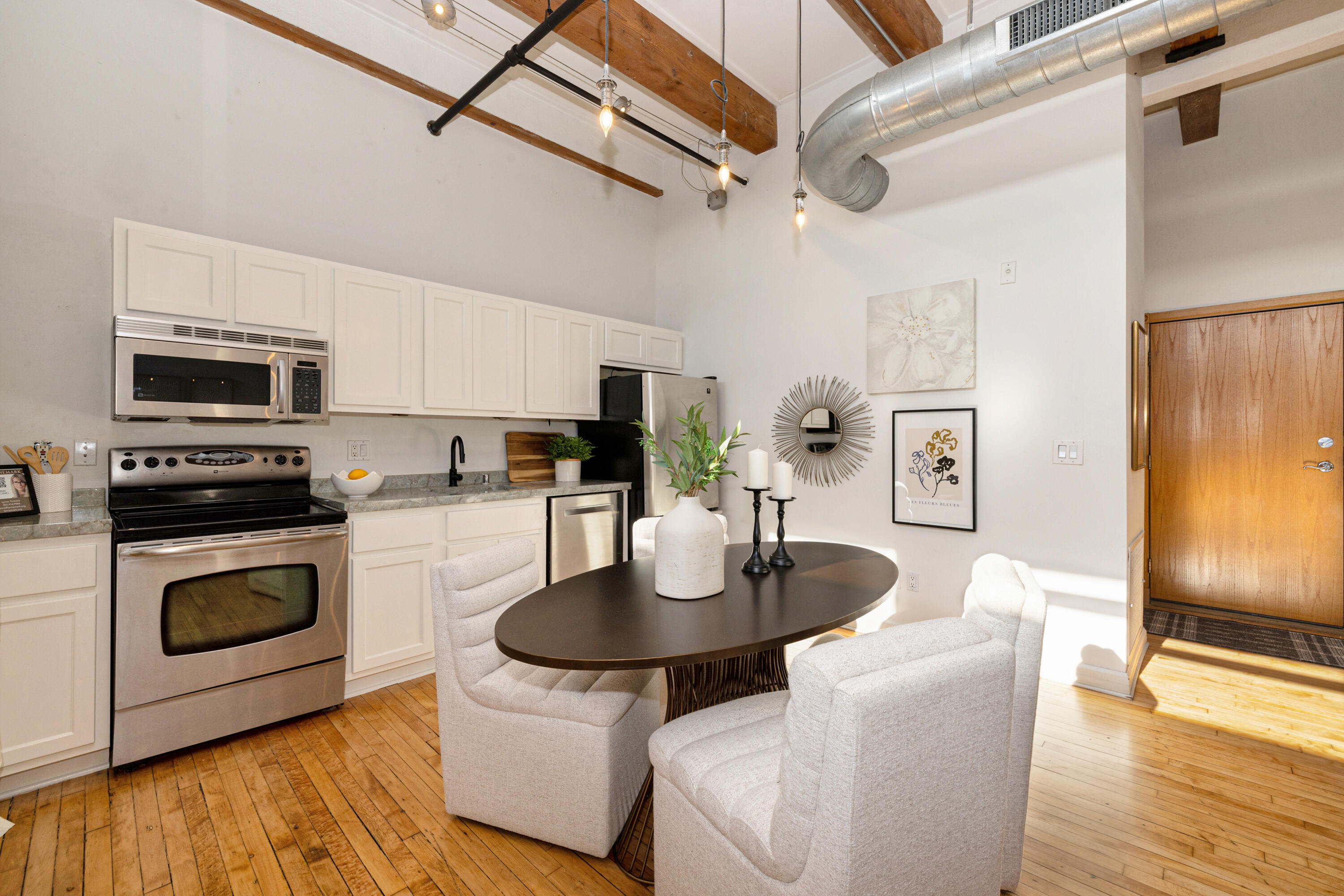 215 West Maple Street, Unit 105 Milwaukee, WI 53204 - Photo 3 of 33 Space for a large island/peninsula, or table