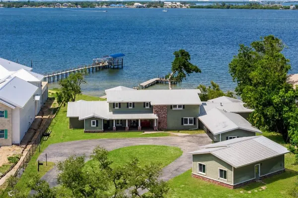$3,590,000 | 4900 Riverview Boulevard, Bradenton, FL 34209
