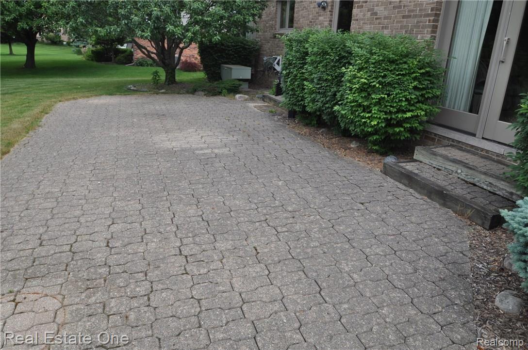 1803 Quincy Drive Rochester, MI 48306 - Photo 25 of 27 23.JPG