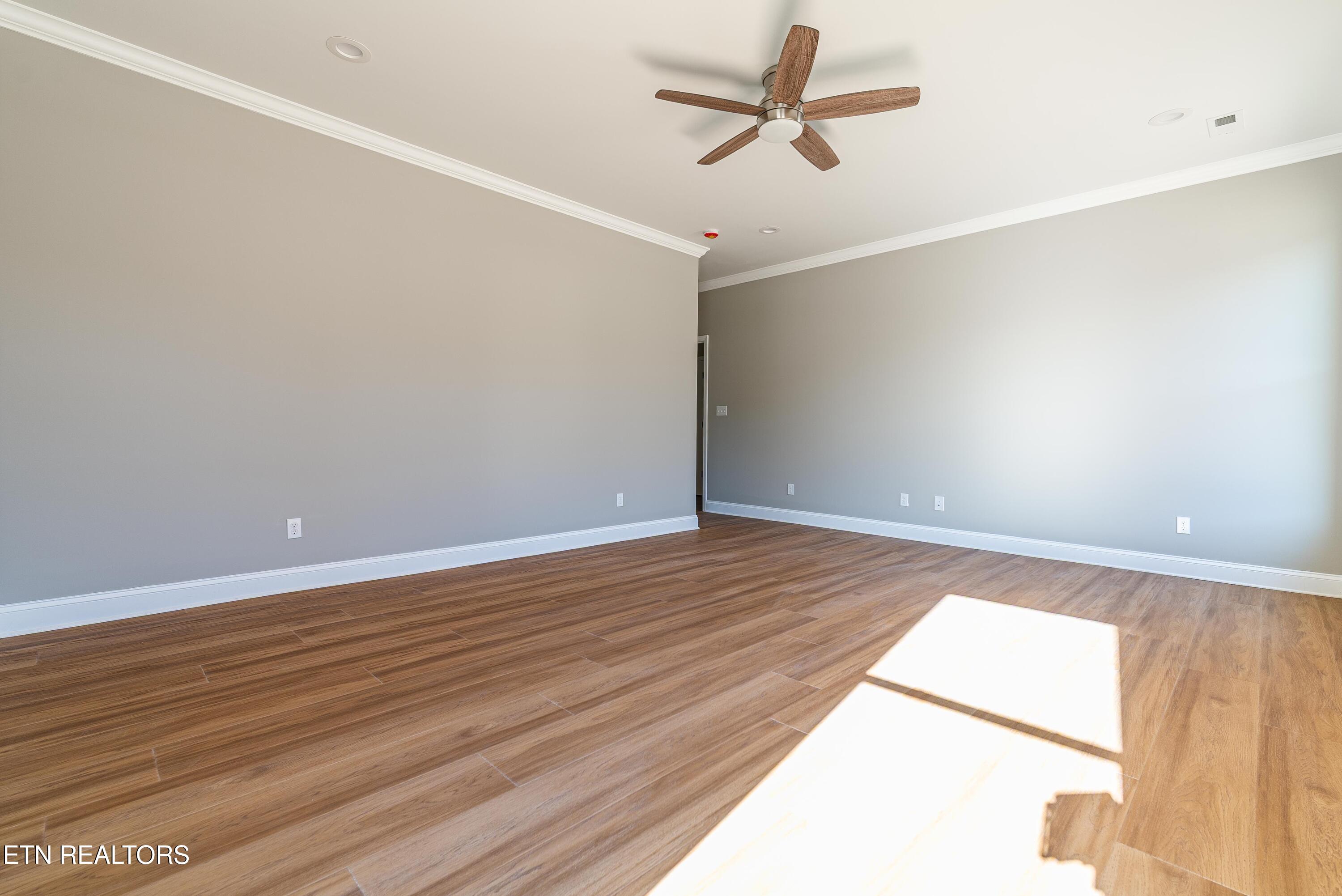 172 Crossroads Boulevard Oak Ridge, TN 37830 - Photo 12 of 26 DSC06183