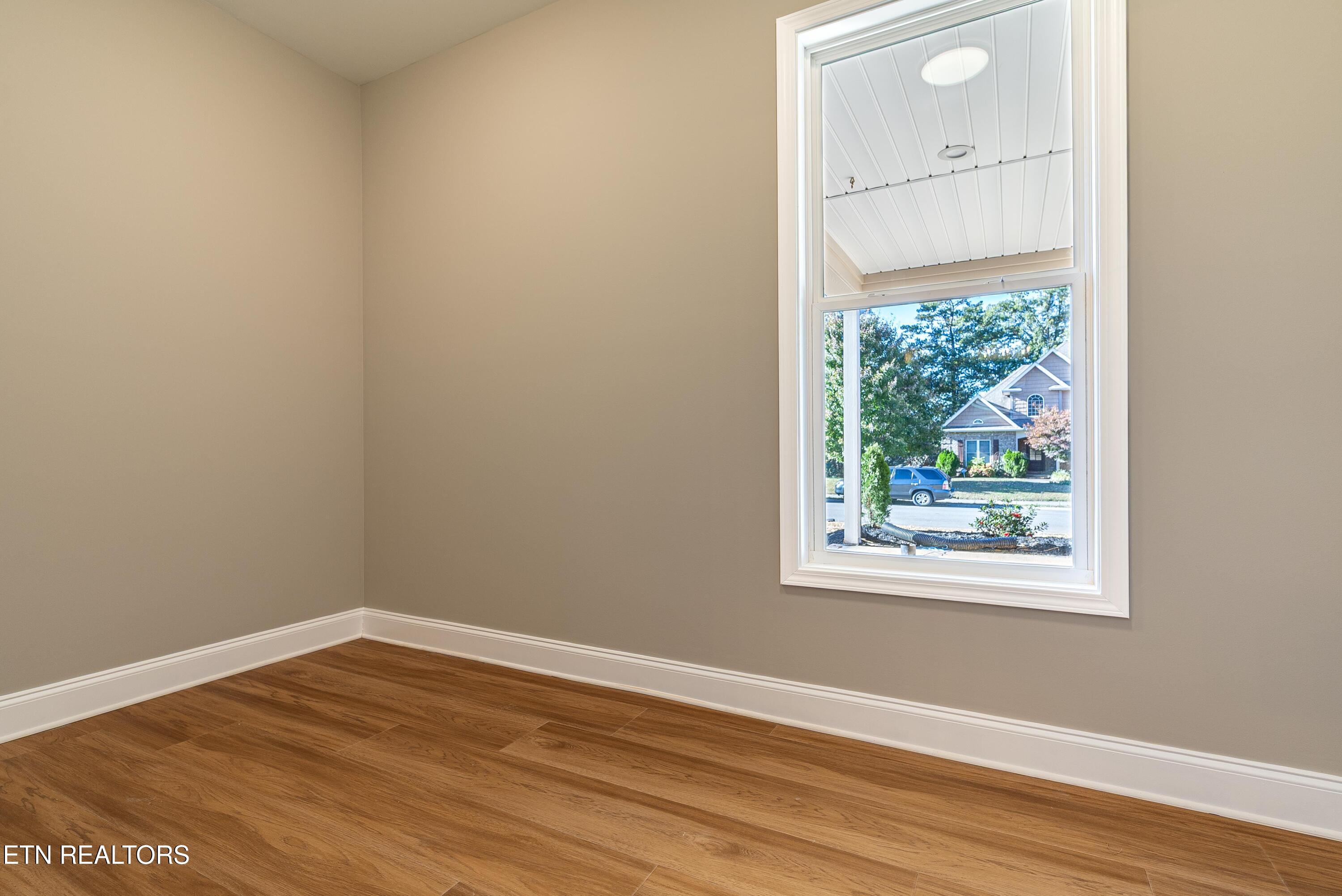 172 Crossroads Boulevard Oak Ridge, TN 37830 - Photo 16 of 26 DSC06212-Edit