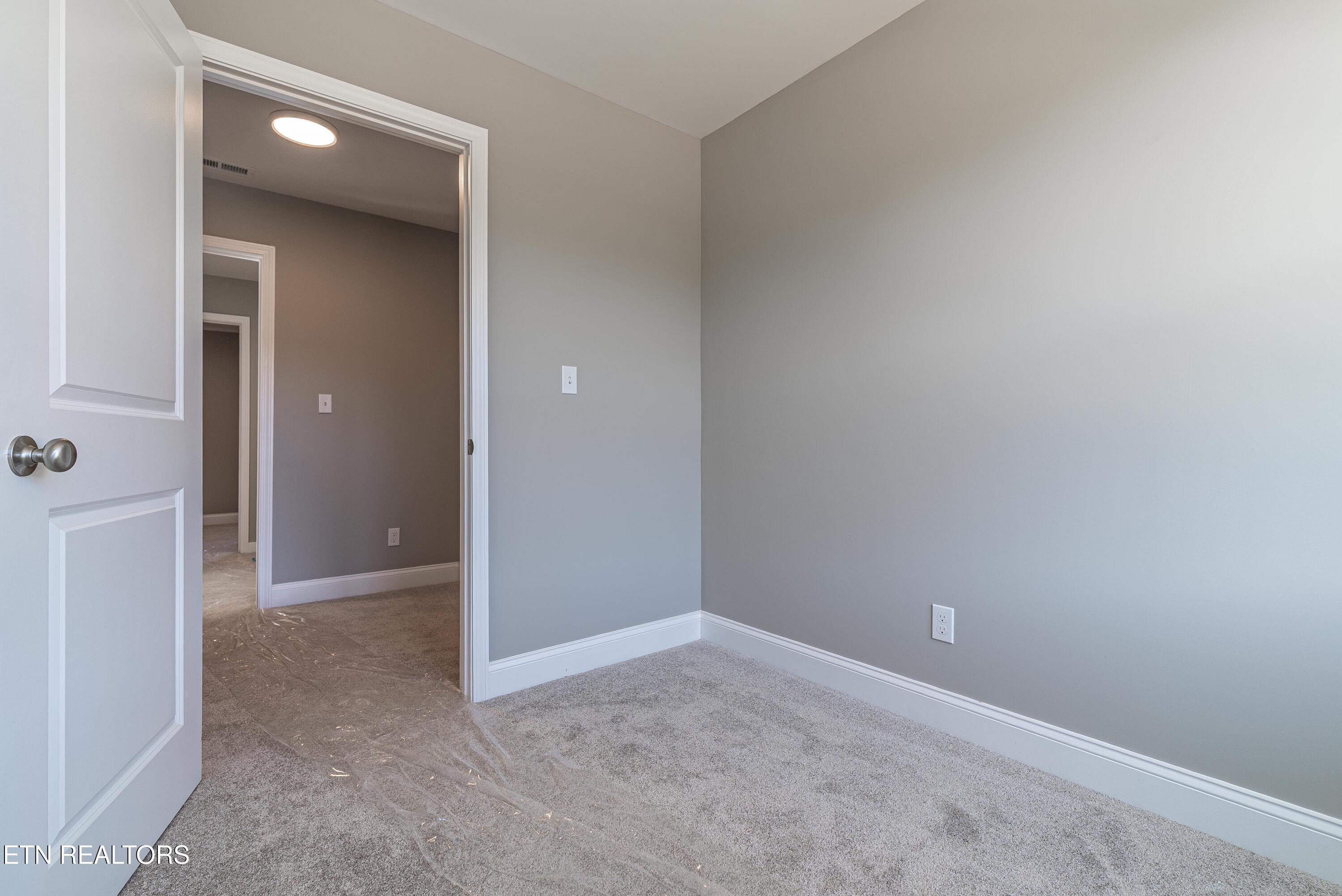 172 Crossroads Boulevard Oak Ridge, TN 37830 - Photo 22 of 26 DSC06336