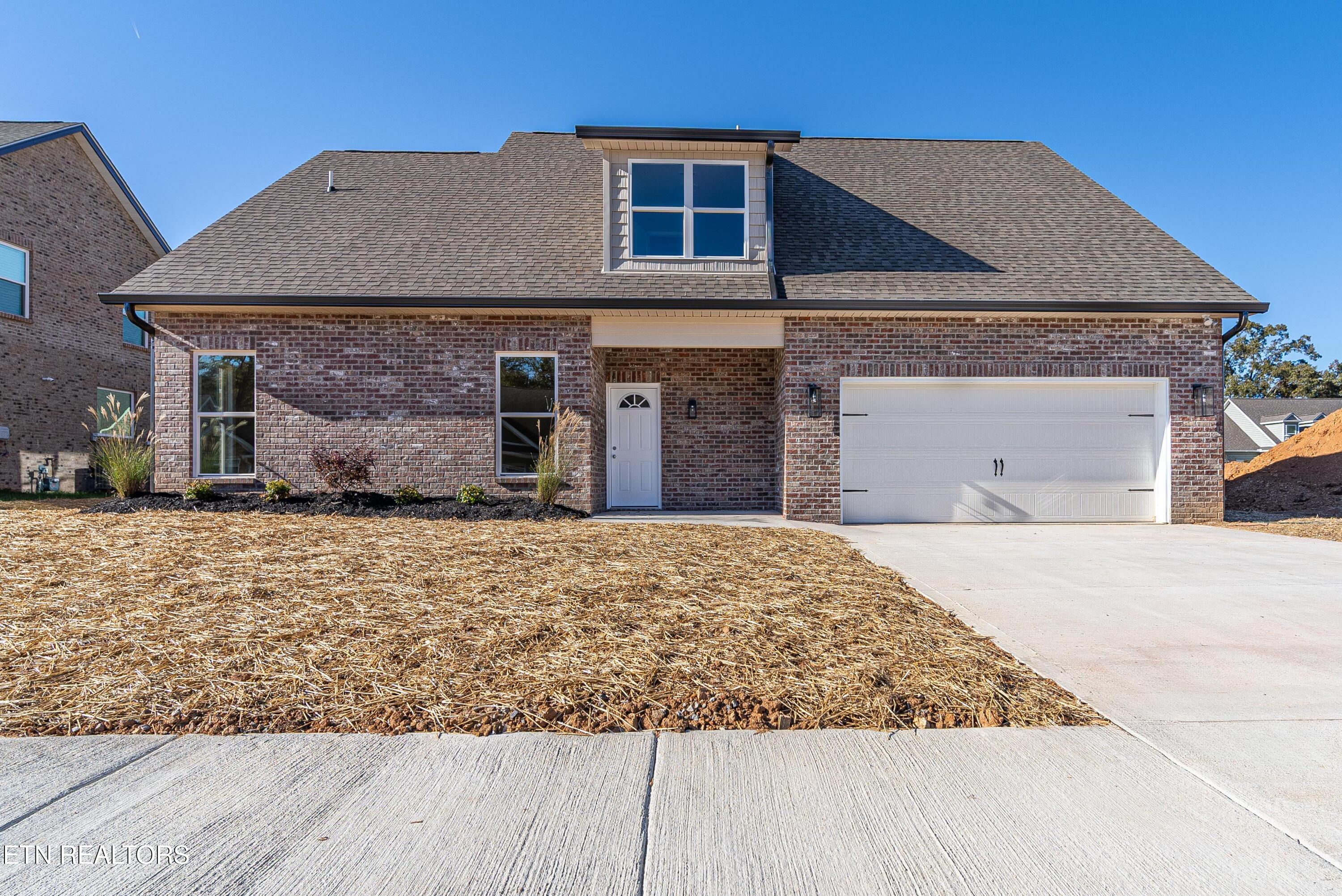 172 Crossroads Boulevard Oak Ridge, TN 37830 - Photo 3 of 26 DSC06156-Edit