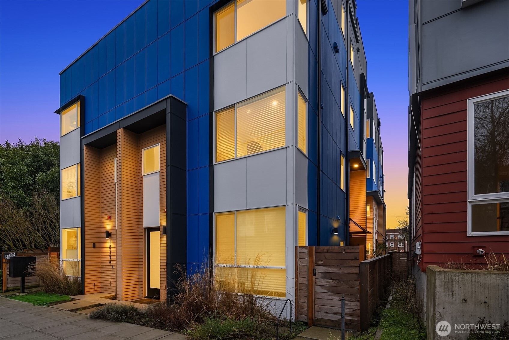 1827 14th Avenue, Unit B Seattle, WA 98122 - Photo 2 of 24