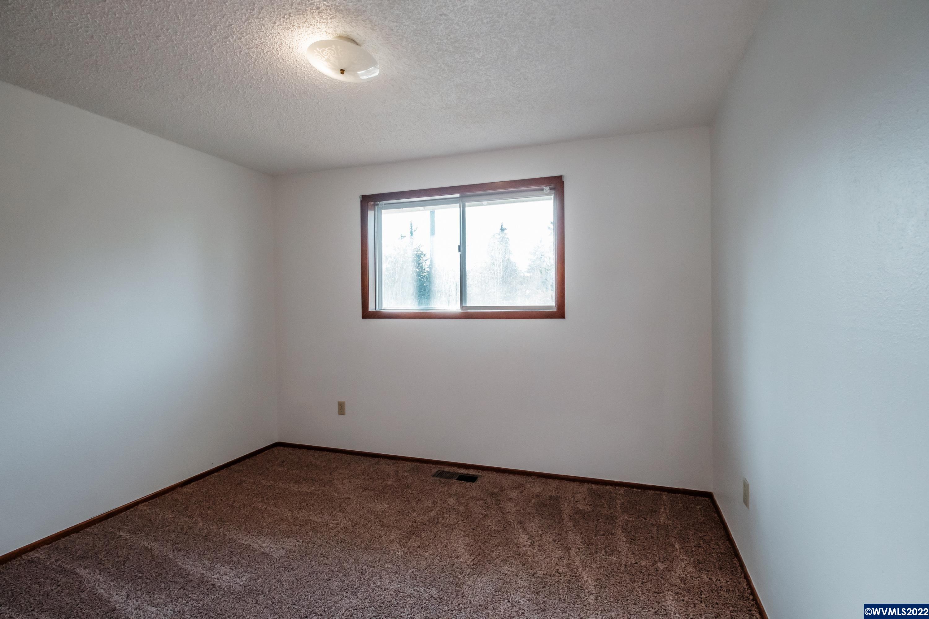4480 Lone Oak Road Southeast Salem, OR 97302 - Photo 24 of 40 Gallery Image 24