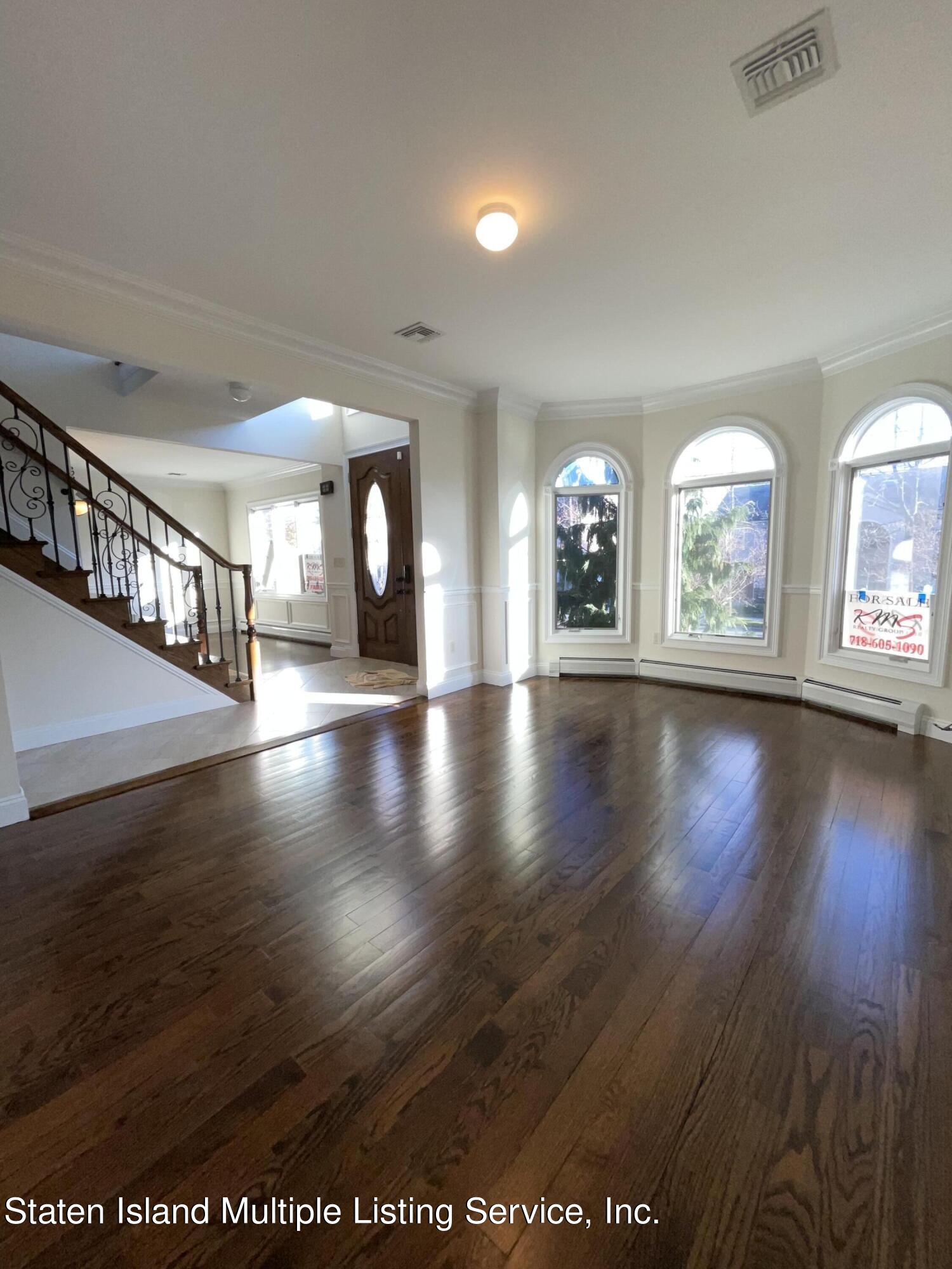 67 Hanover Avenue Staten Island, NY 10309 - Photo 13 of 22 Formal Living Room