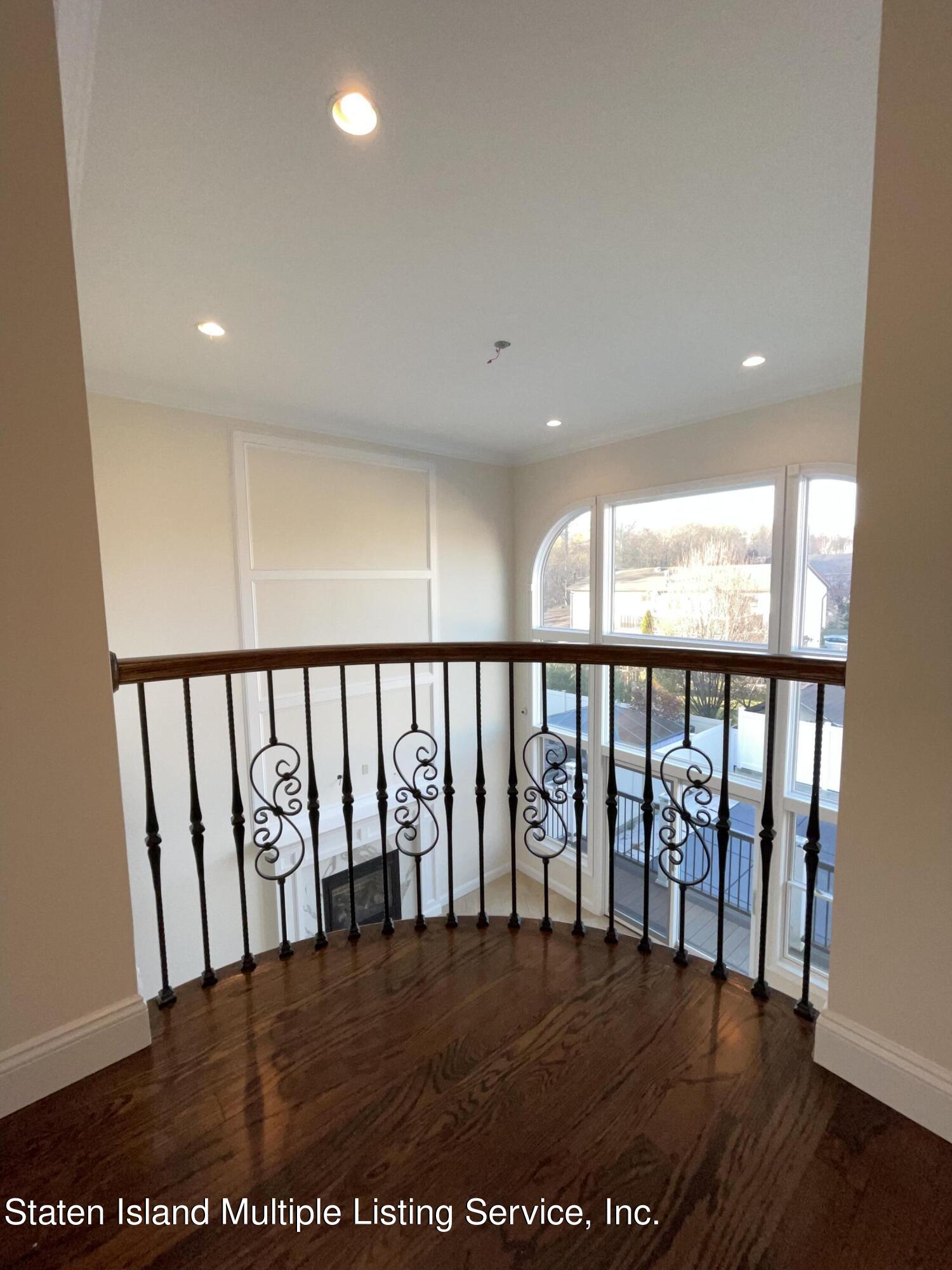 67 Hanover Avenue Staten Island, NY 10309 - Photo 18 of 22 2nd Floor View of Family Room