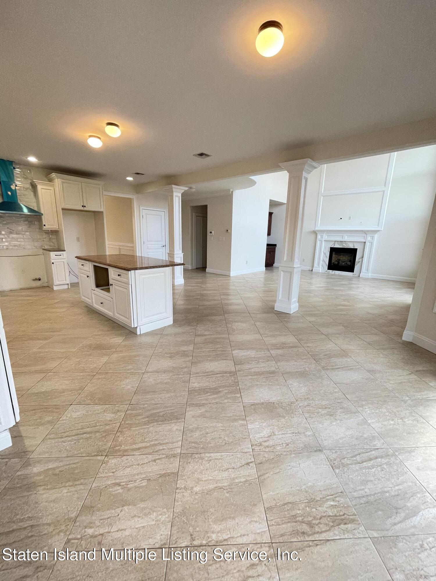 67 Hanover Avenue Staten Island, NY 10309 - Photo 5 of 22 Kitchen