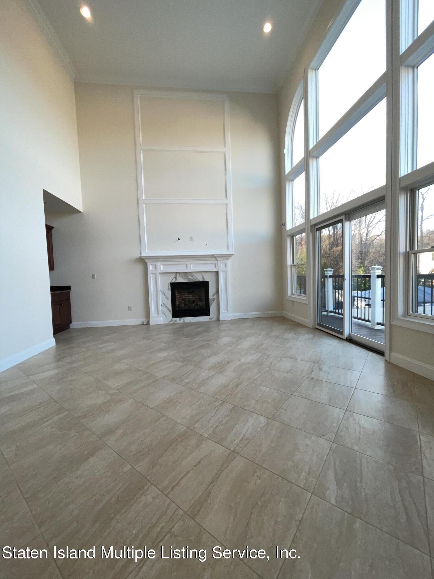 67 Hanover Avenue Staten Island, NY 10309 - Photo 7 of 22 Family Room