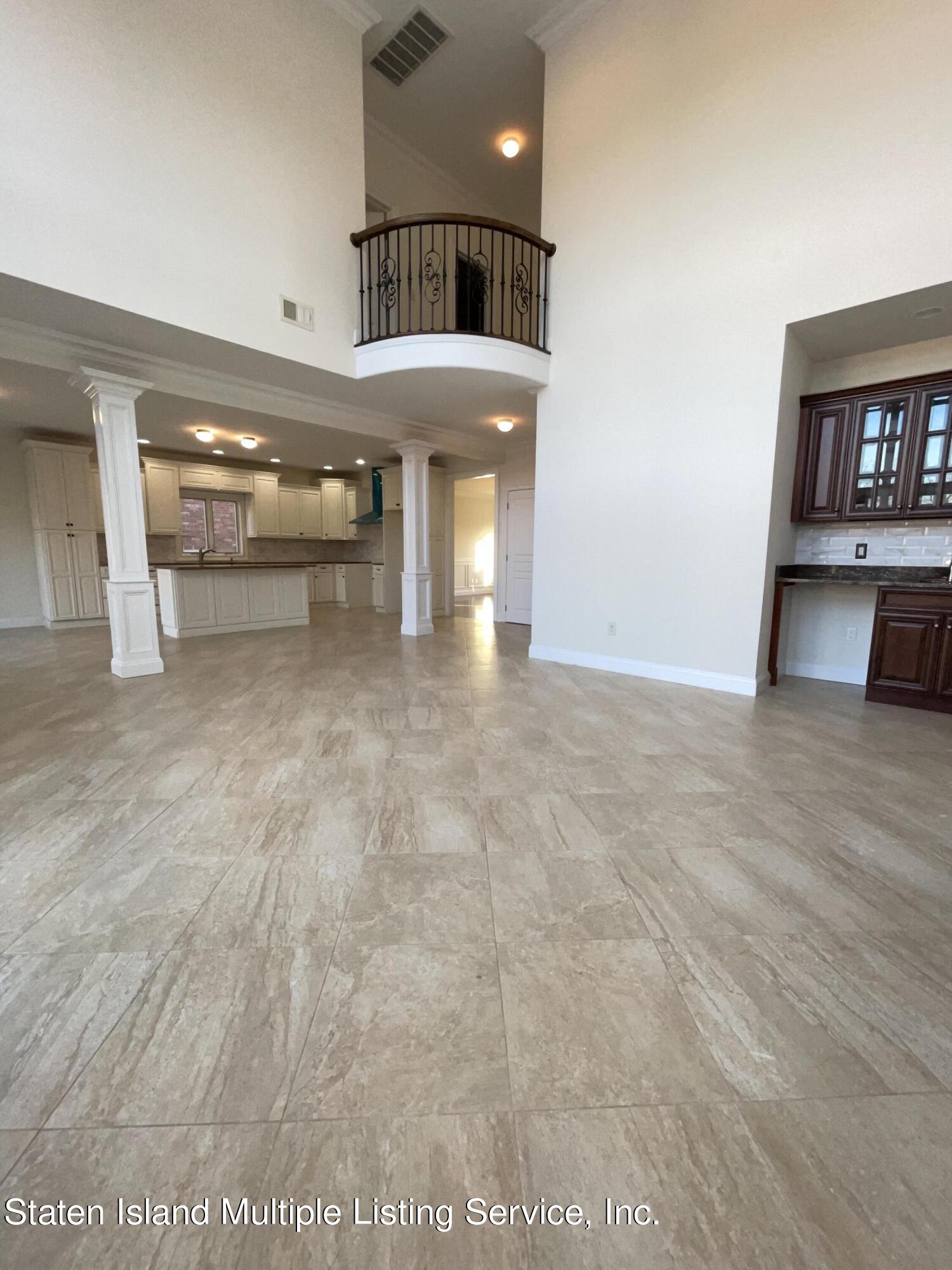 67 Hanover Avenue Staten Island, NY 10309 - Photo 8 of 22 Family Room
