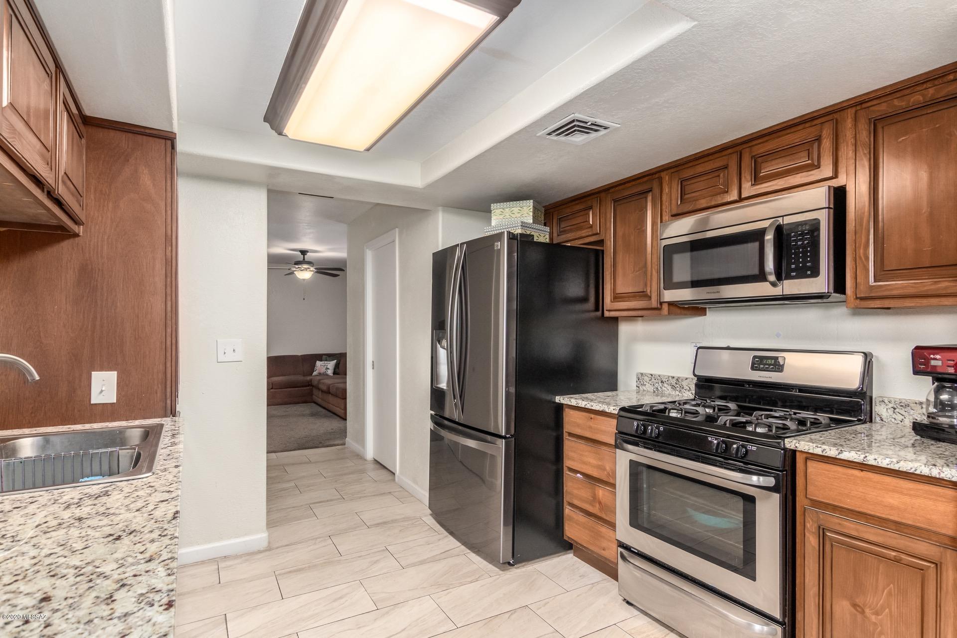 3440 North Eagle Road Tucson, AZ 85750 - Photo 9 of 28 Gallery Image 9