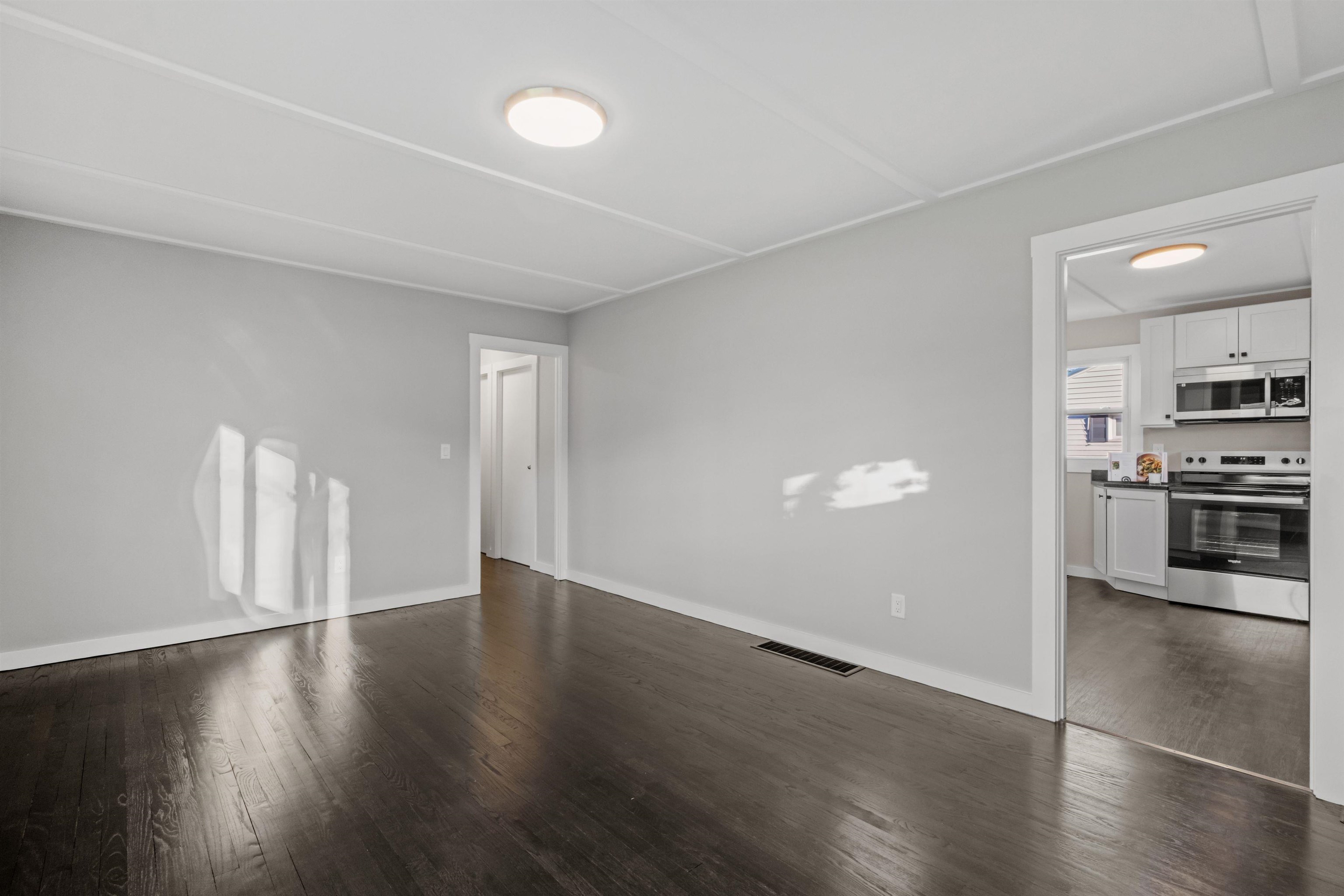 12 Conant Drive Concord, NH 03301 - Photo 4 of 44