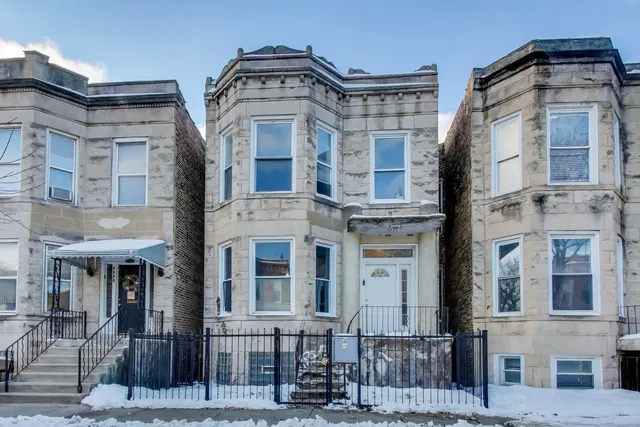 $1,800 | 6624 South Rhodes Avenue, Unit 1, Chicago, IL 60637