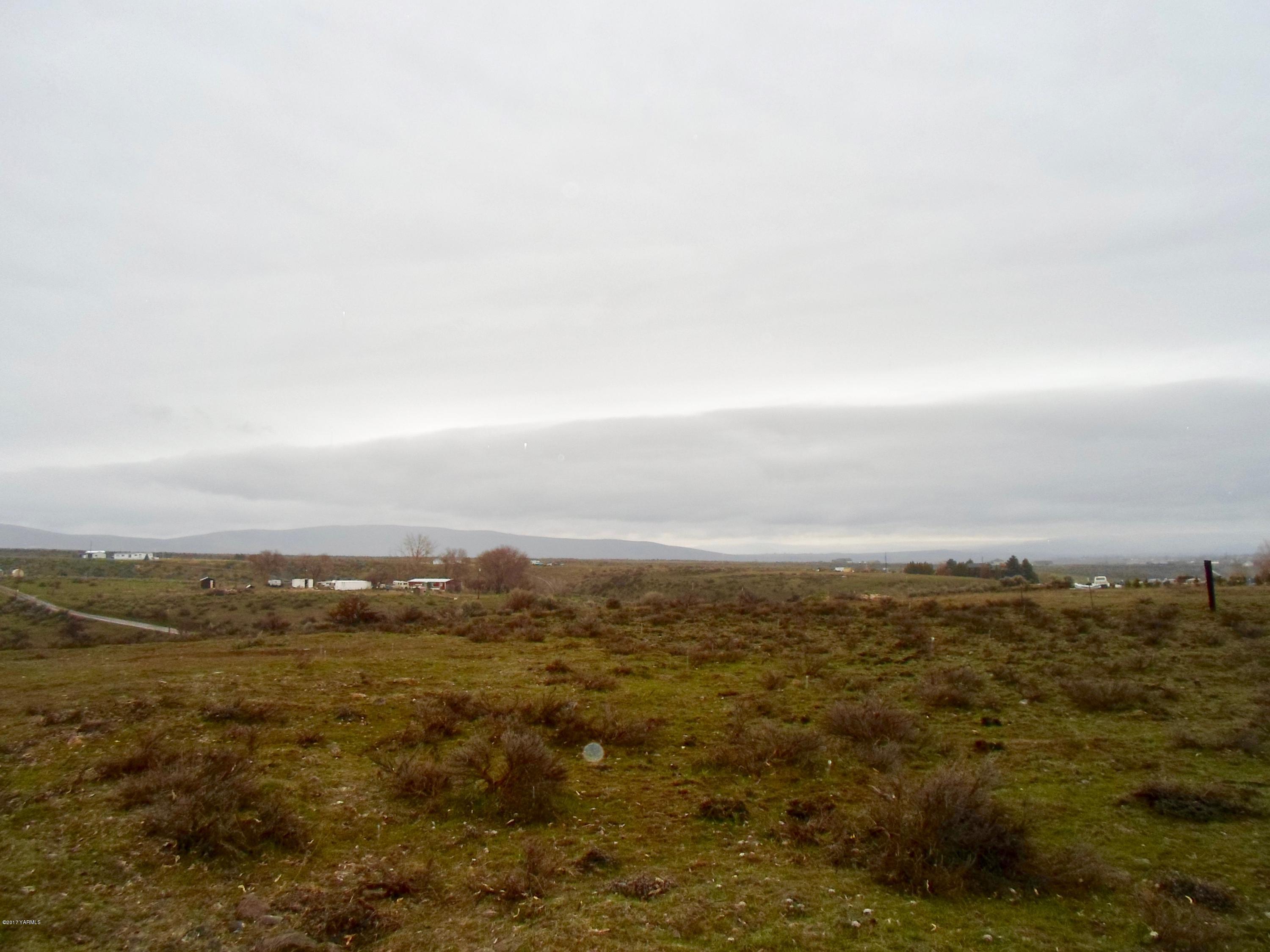 378 Hideaway Road Yakima, WA 98908 - Photo 9 of 27 a view of an ocean