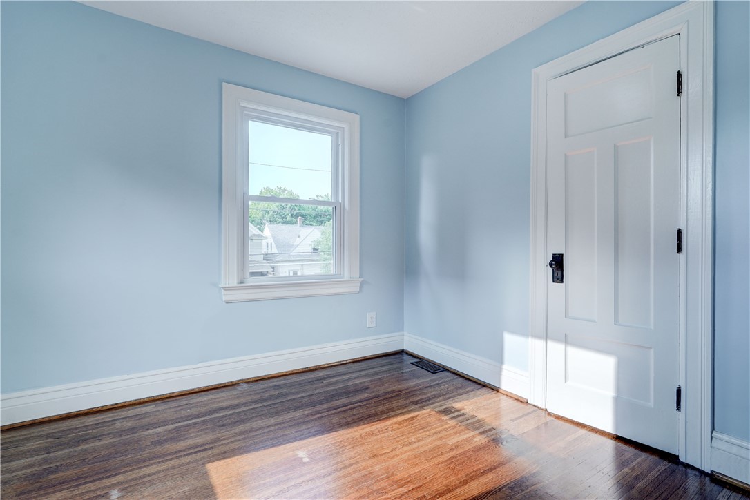 136 Asbury Street Rochester, NY 14620 - Photo 30 of 47