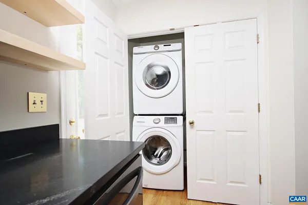 a view of living room washer and dryer