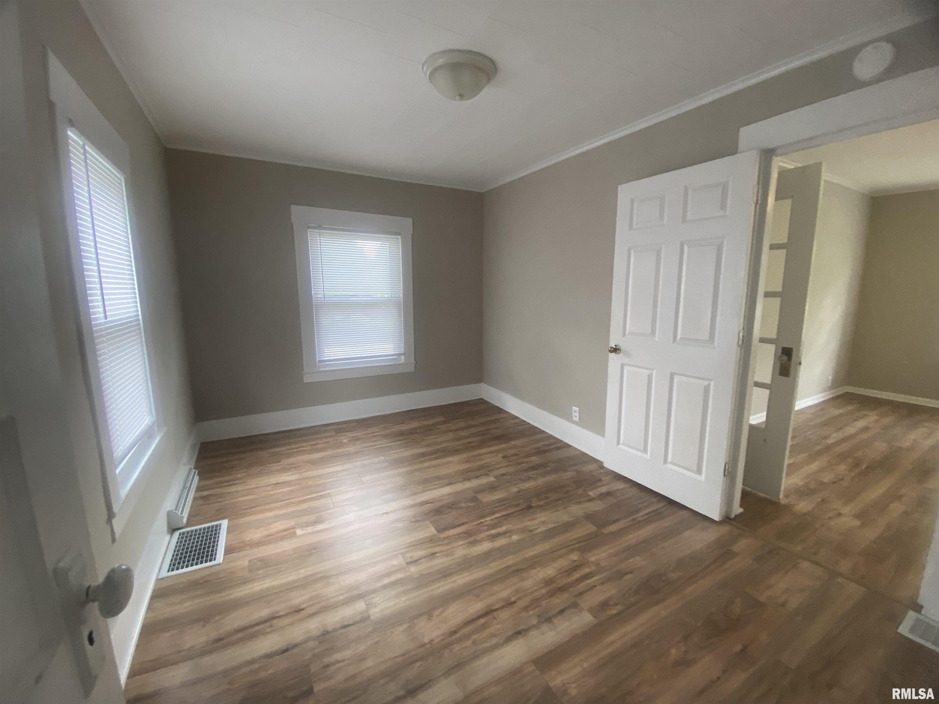 211 Charles Street Benton, IL 62812 - Photo 14 of 43 Gallery Image 14