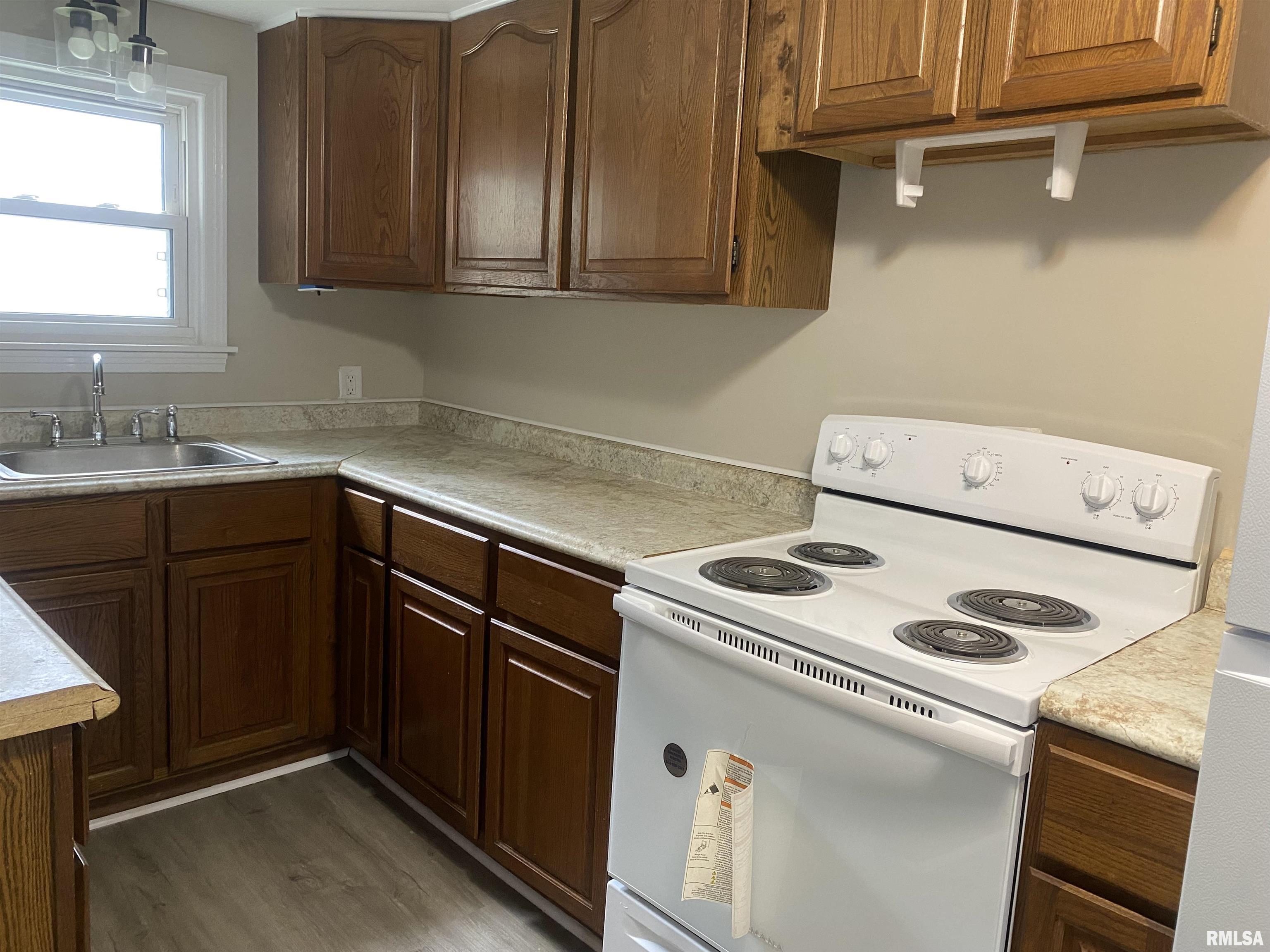 211 Charles Street Benton, IL 62812 - Photo 21 of 43 Gallery Image 21