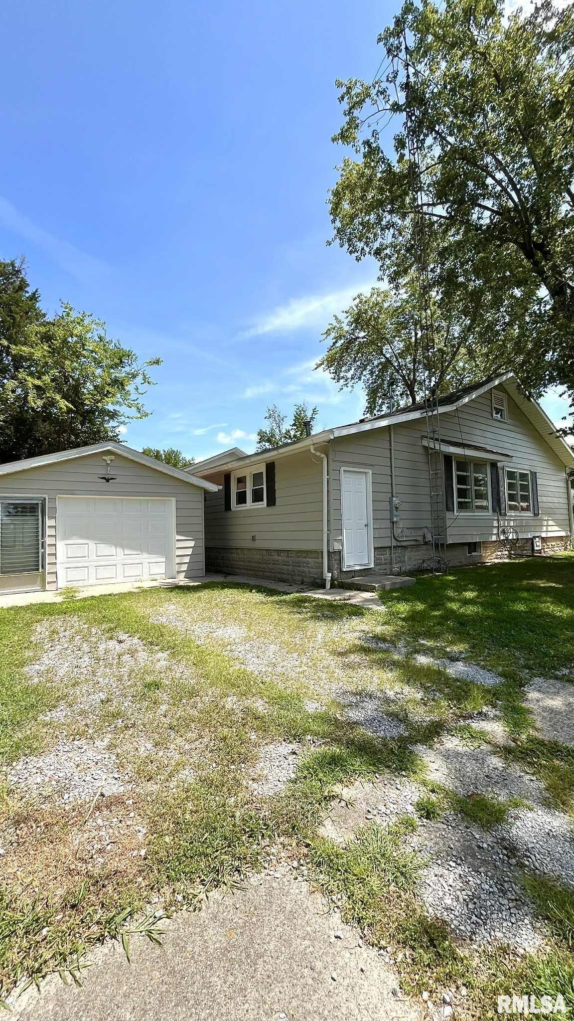 211 Charles Street Benton, IL 62812 - Photo 24 of 43 Gallery Image 24