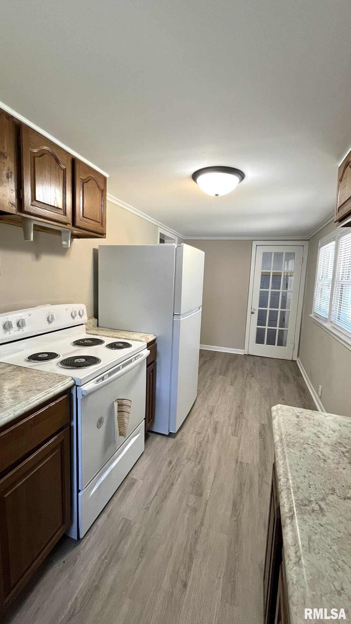 211 Charles Street Benton, IL 62812 - Photo 37 of 43 Gallery Image 37
