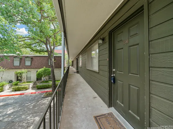 $914 | 1045 Shook Avenue, Unit 134, San Antonio, TX 78212