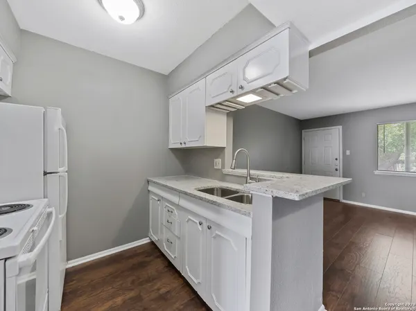 $914 | 1045 Shook Avenue, Unit 134, San Antonio, TX 78212