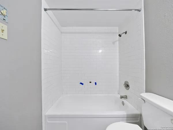$914 | 1045 Shook Avenue, Unit 134, San Antonio, TX 78212