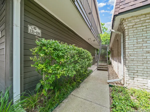 $914 | 1045 Shook Avenue, Unit 134, San Antonio, TX 78212