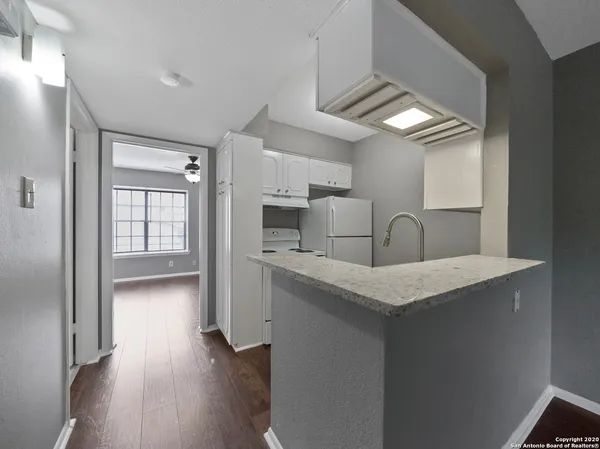 $914 | 1045 Shook Avenue, Unit 134, San Antonio, TX 78212