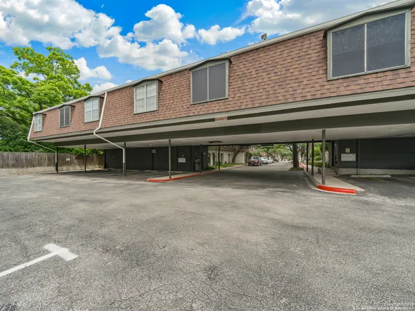 $914 | 1045 Shook Avenue, Unit 134, San Antonio, TX 78212