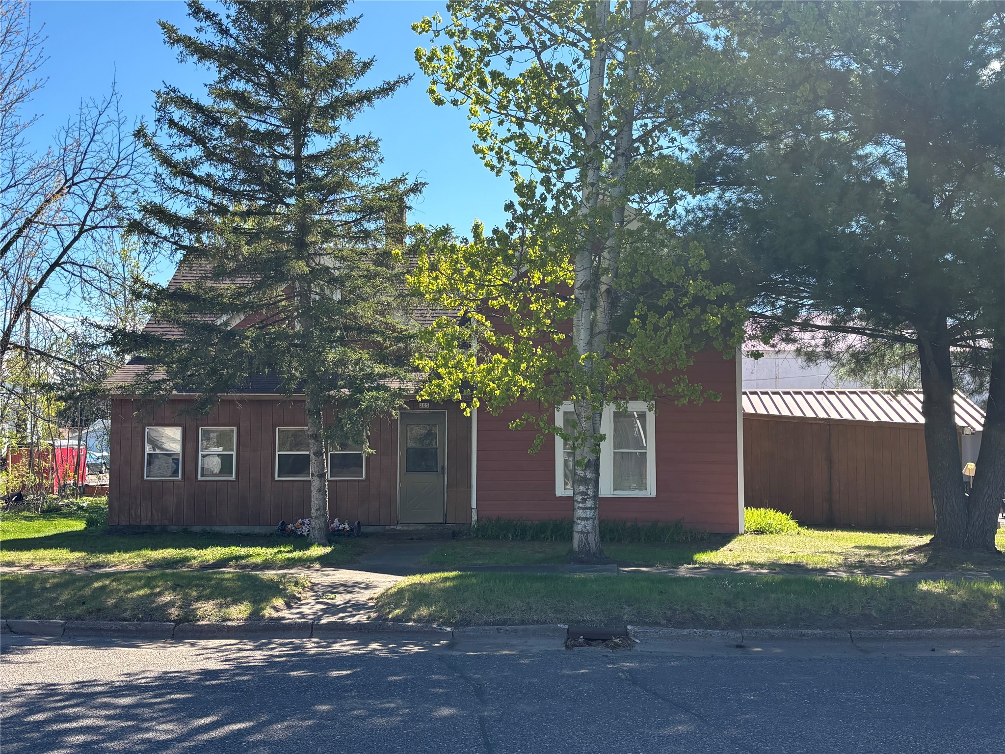 205 9th Street Cameron, WI 54822 - Photo 3 of 28