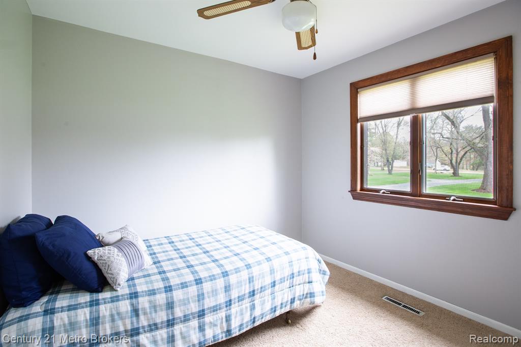 6043 North Gale Road Davison, MI 48423 - Photo 17 of 34 Gallery Image 17