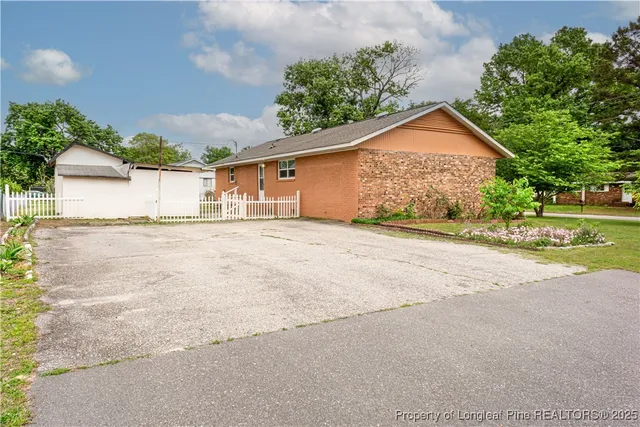 $1,400 | 2701 Daly Avenue, Spring Lake, NC 28390