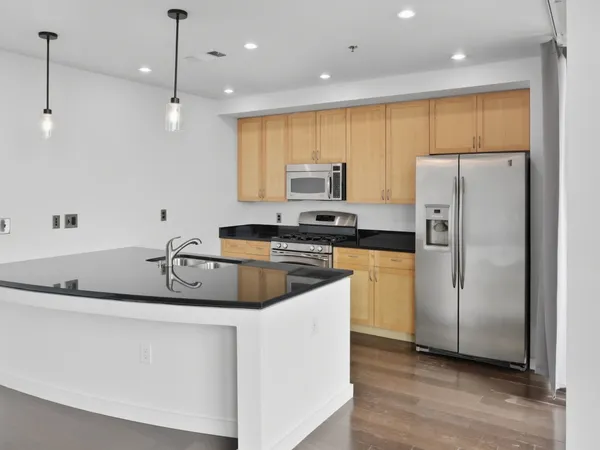 $2,500 | 900 20th Avenue South, Unit 1004, Nashville, TN 37212