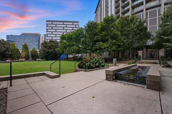 $2,500 | 900 20th Avenue South, Unit 1004, Nashville, TN 37212