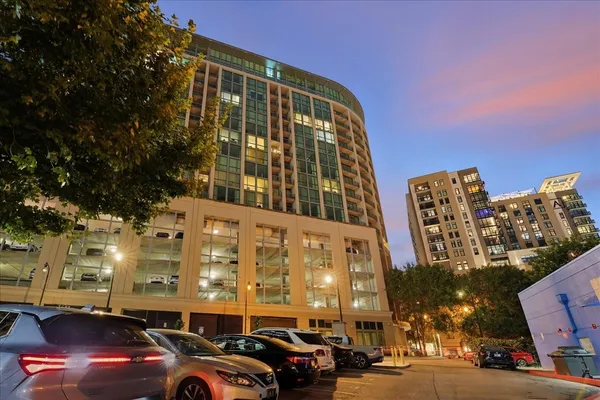 $2,500 | 900 20th Avenue South, Unit 1004, Nashville, TN 37212
