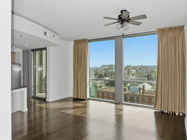 $2,500 | 900 20th Avenue South, Unit 1004, Nashville, TN 37212