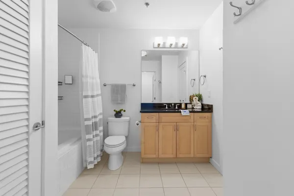 $2,500 | 900 20th Avenue South, Unit 1004, Nashville, TN 37212