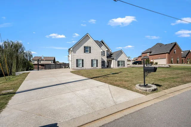 $599,000 | 1117 Spring Creek Drive, Murfreesboro, TN 37129
