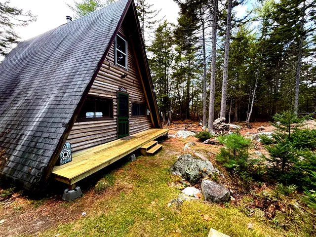 $239,000 | 49 Cozy Corner, Millinocket, ME 04462