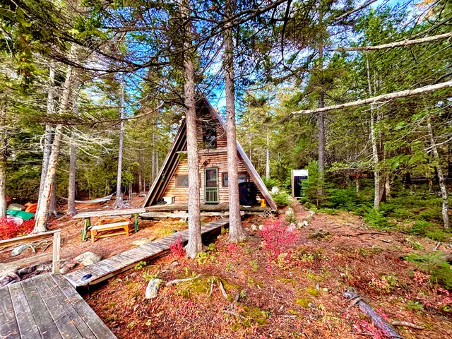 $239,000 | 49 Cozy Corner, Millinocket, ME 04462