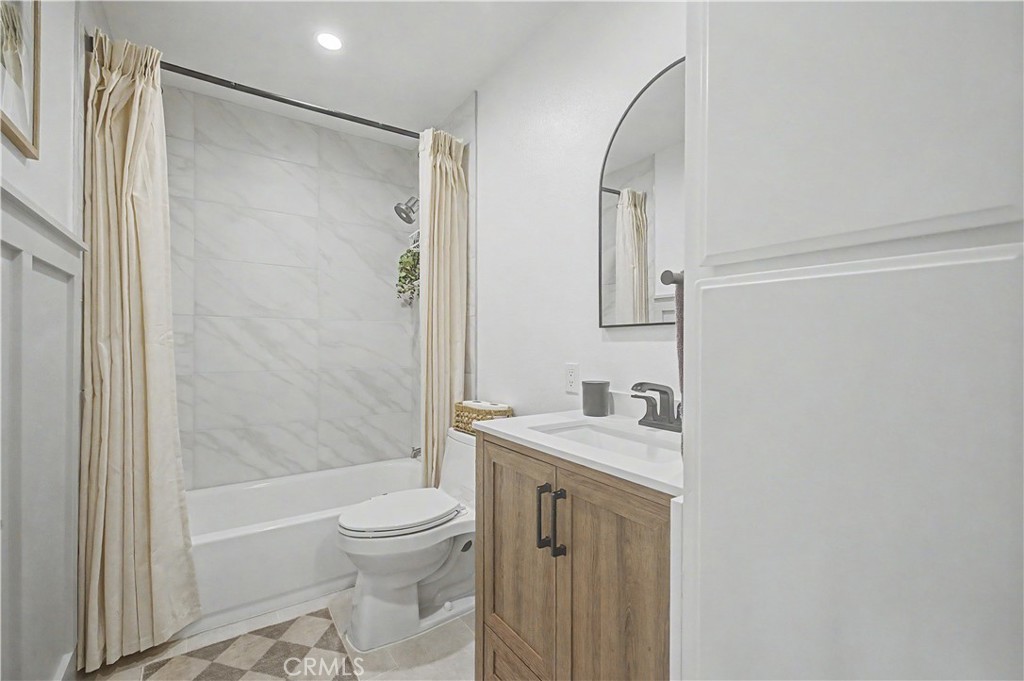 2727 Quail Ridge Circle Fullerton, CA 92835 - Photo 17 of 30 Down Stairs Main Bathroom