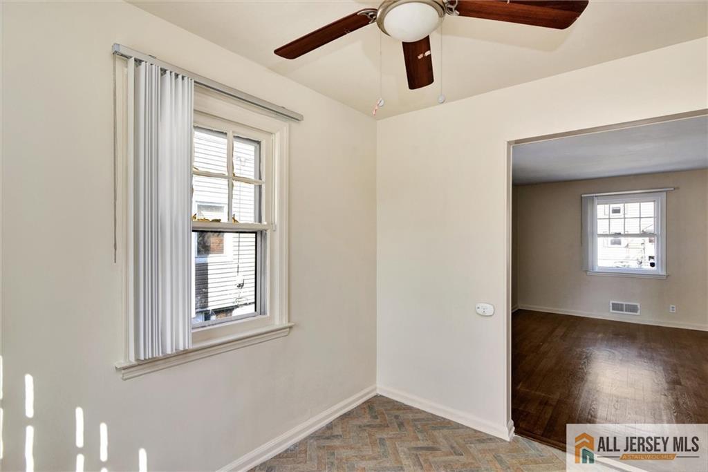 427 Crows Mill Road Fords, NJ 08863 - Photo 3 of 13 Gallery Image 3
