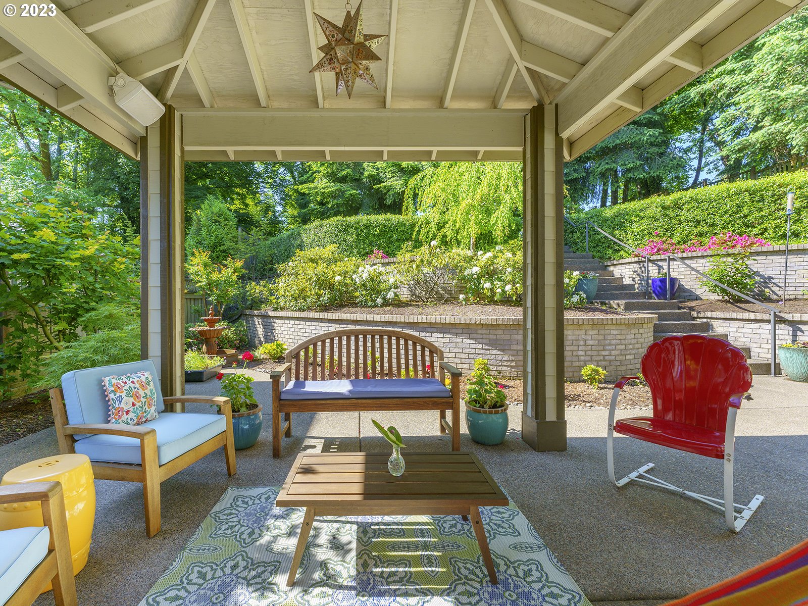 1214 Southwest Ophelia Street Portland, OR 97219 - Photo 33 of 36