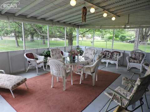 4111 Beecher Road Flint, MI 48532 - Photo 25 of 32 20439359-25.JPG