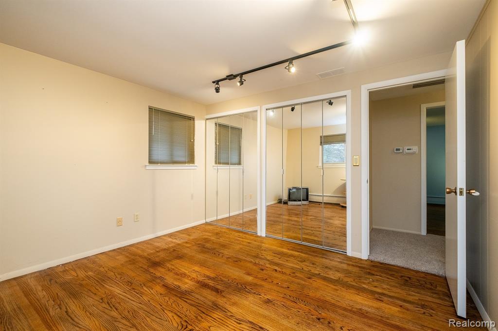 16317 Riverside Drive Livonia, MI 48154 - Photo 26 of 37 Gallery Image 26