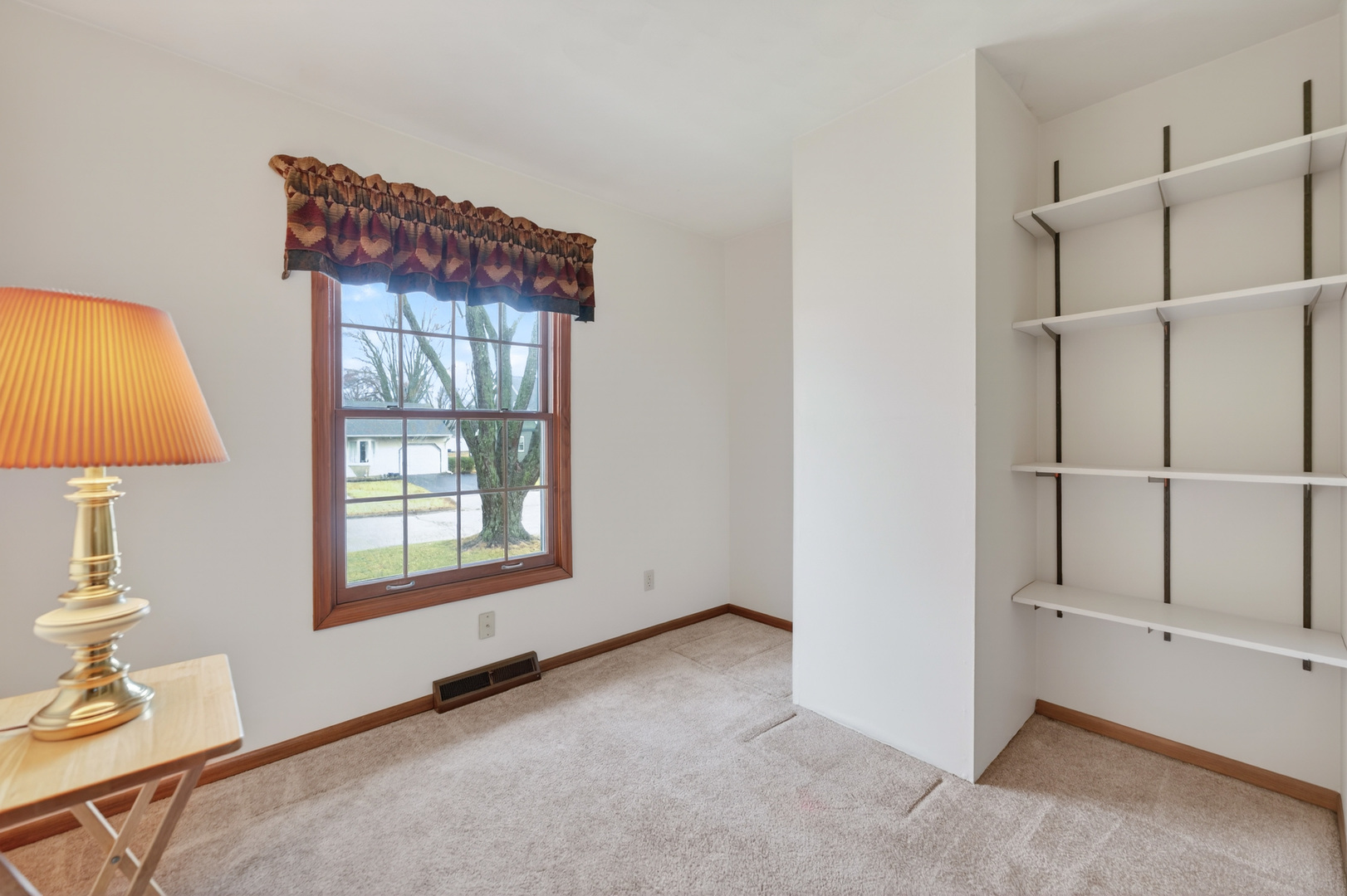 623 Colonial Drive DeKalb, IL 60115 - Photo 15 of 32